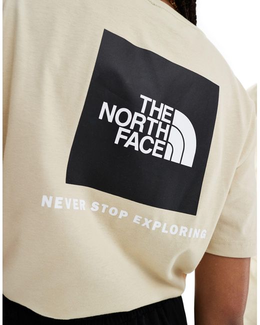 Camiseta con estampado en la espalda redbox The North Face de color Natural