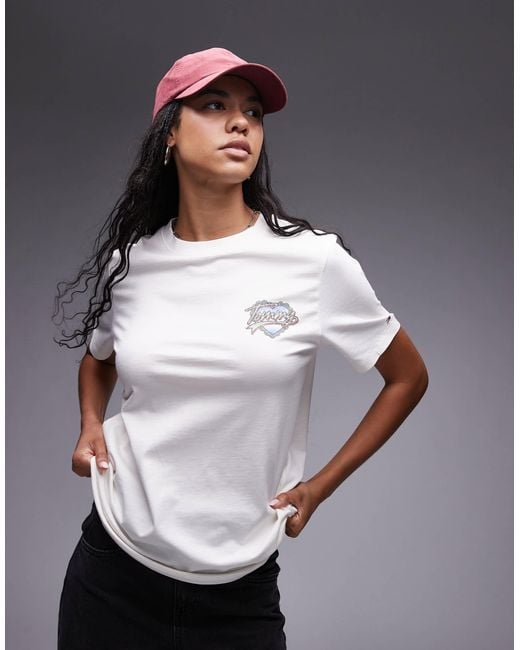 Tommy Hilfiger Gray Heart Backprint T-Shirt