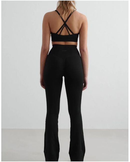 Aim'n Black Shape Seamless Cross Back Bra