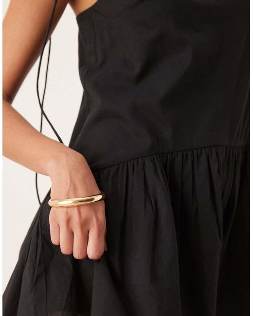 Mono Corto De Tirantes Finos Con Cintura Baja Y Falda De Corte Amplio De ASOS de color Natural