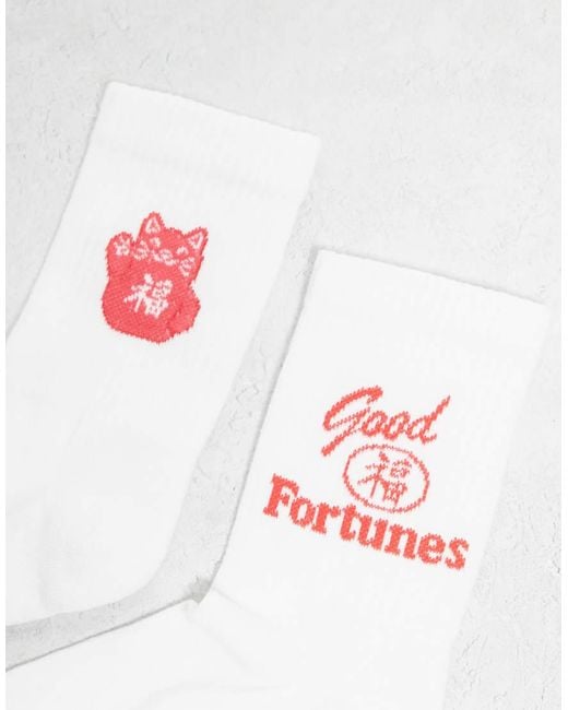 Pack De 2 Pares De Calcetines Blancos Con Estampado Gráfico De Gato De La Suerte De ASOS de hombre de color White