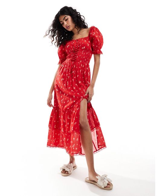Robe longue à volants avec détail corset - à imprimé roses Miss Selfridge en coloris Red