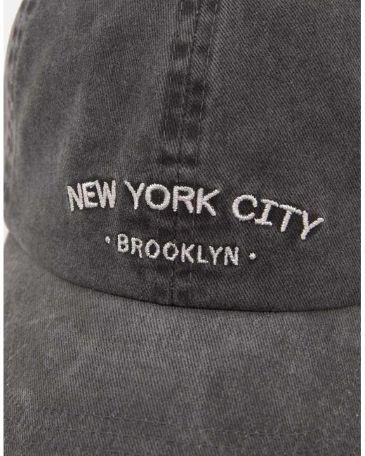 Cappellino Con Scritta New York City di Pull&Bear in Gray
