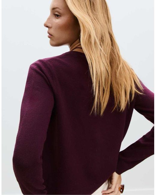 Stradivarius Zacht Gebreid Vest Met Knopen in het Purple