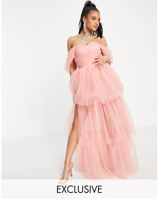 Exclusivité - - robe longue asymétrique à épaules dénudées en tulle - pastel LACE & BEADS en coloris Pink