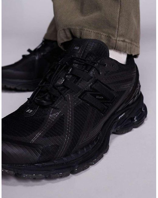 New Balance Black 1906 toggle Unisex Trainers for men