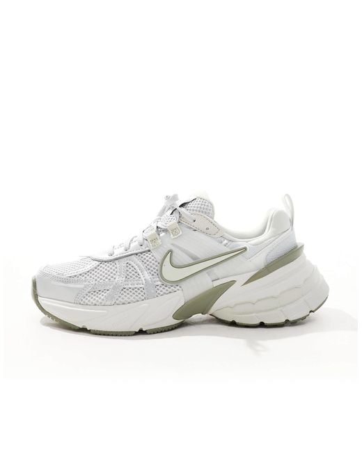 Nike White – v2k run – unisex-sneaker