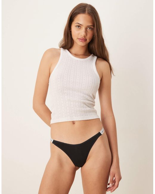 Modern - string échancré à logo Calvin Klein en coloris White