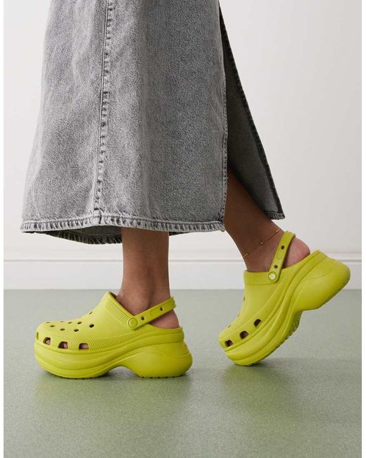 Zuecos Kiwi Bae De CROCSTM de color Green