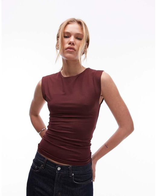 Top Sinuoso A Maniche Corte di TOPSHOP in Red