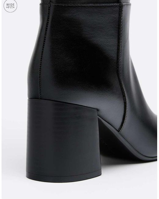 Stradivarius Black Wide Fit. Brown Heeled High-leg Boots
