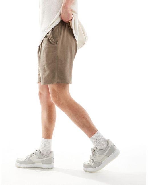 Pantalones cortos marrones ASOS de hombre de color White