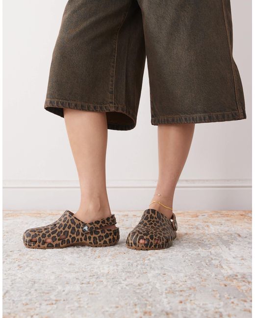 CROCSTM Brown – classic – clogs