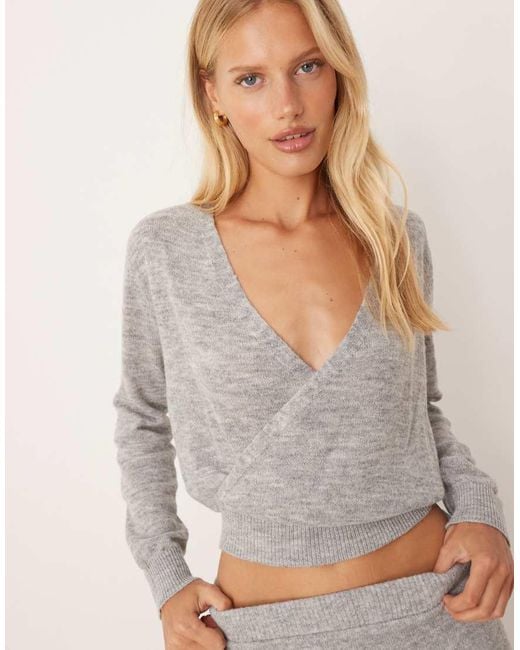 Motel Gray Saroya V Neck Long Sleeve Jumper