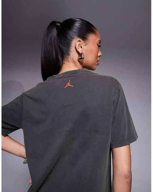 Camiseta Negra Y Roja Con Estampado Gráfico "23" De Nike de color Gray