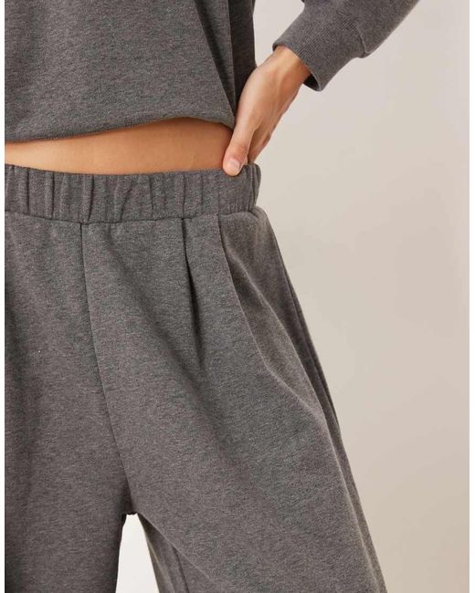 Jogger De Talle Bajo Y Pernera Barrel Con Detalles Plisados (Parte De Un Conjunto) ASOS de color Gray