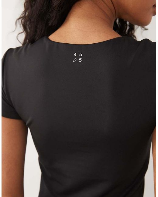 4505 Black Active Scoop Neck Baby Tee With Inner Bra And Removable Padding