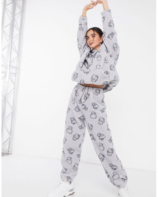 New Girl Order X hello kitty – fleece-jogginghose mit durchgehendem kitty-aufdruck,  kombiteil in Grau | Lyst DE