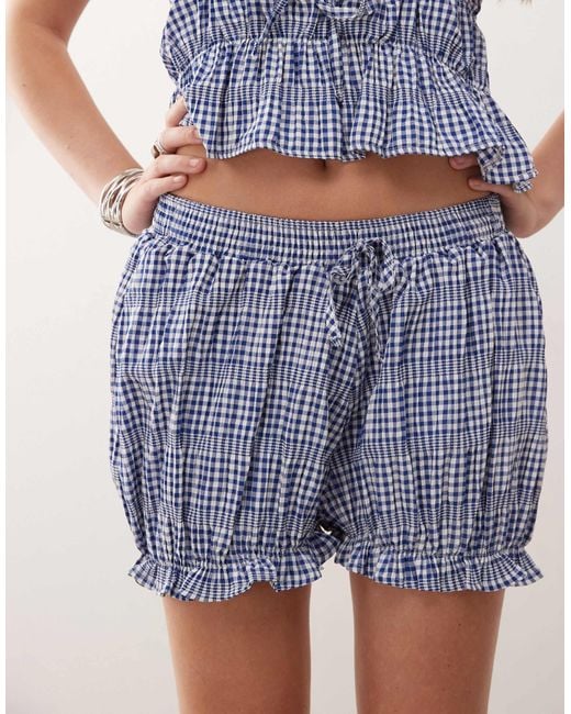 Reclaimed (vintage) Blue – bauschige festival-shorts mit blau-weißen vichy-karos