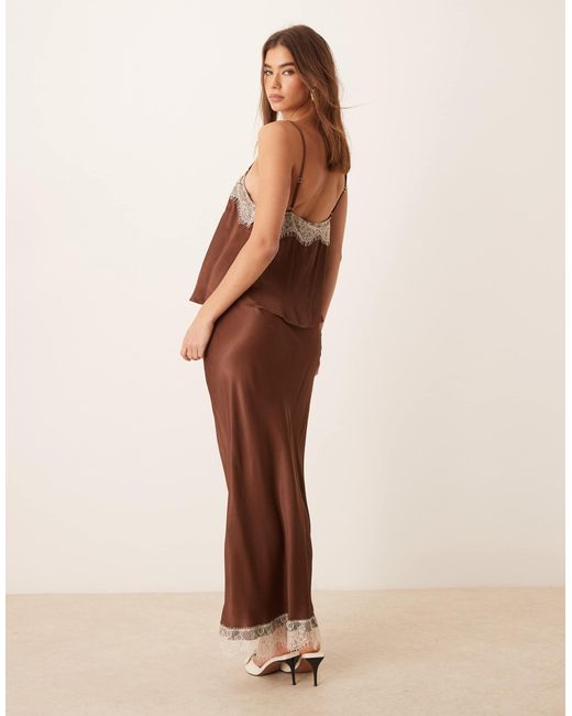 Jupe longue d'ensemble en satin avec ourlet en dentelle ASOS en coloris Natural