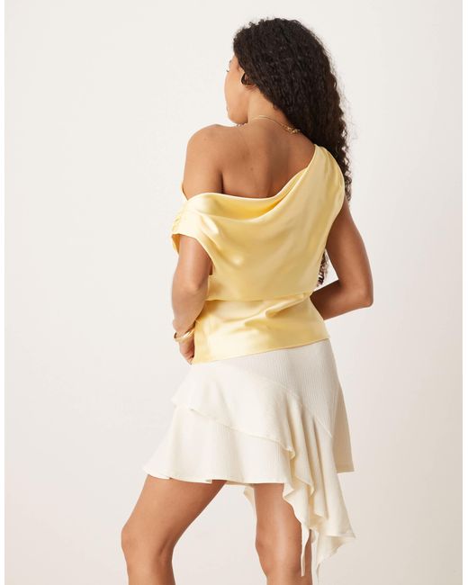 ASOS Natural – one-shoulder-oberteil aus satin