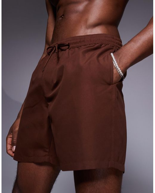 ASOS – halblange badeshorts in Brown für Herren