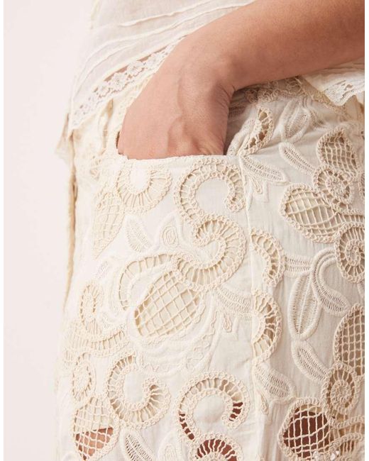 Curve di ASOS in Natural