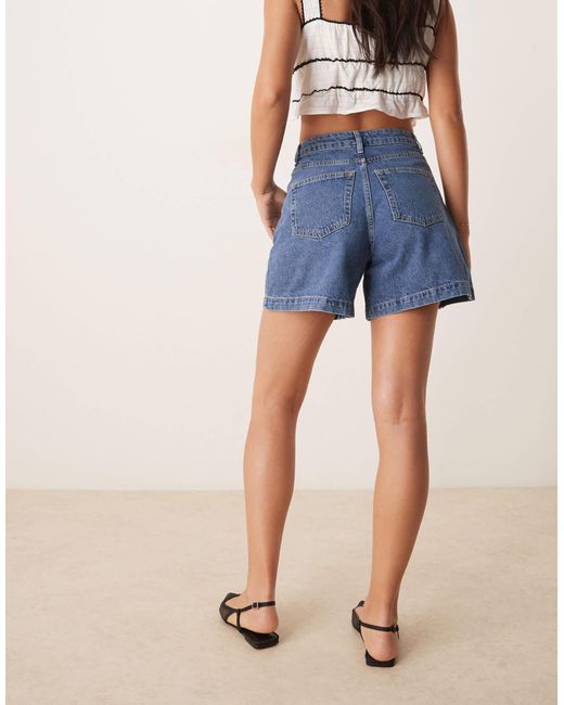 ASOS Blue – a-linien-jeansshorts im longline-schnitt