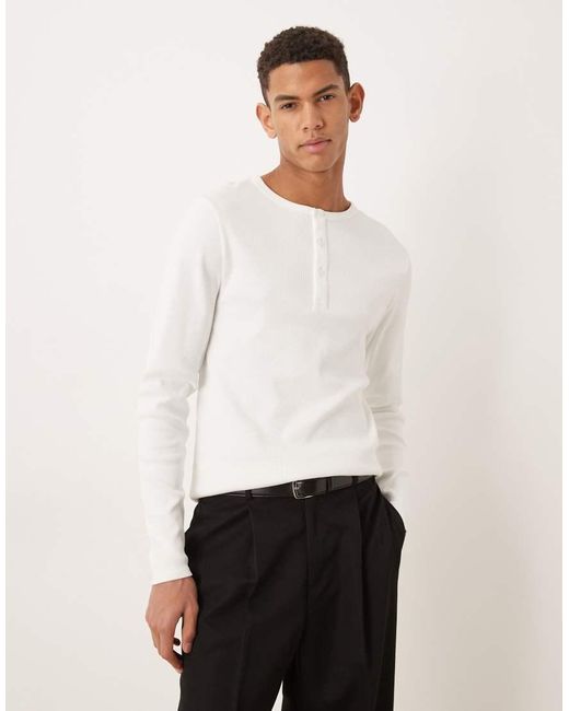 ASOS Muscle Fit T-Shirt Van Superzware Geribbelde Stof Met Lange Mouwen En Henley-Hals in het White voor heren