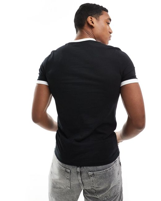 Camiseta negra ajustada con ribetes y estampado ASOS de hombre de color Black