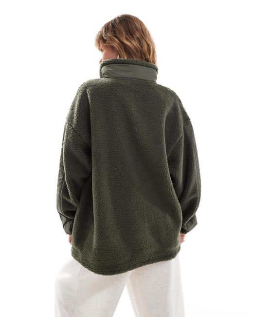 ASOS Gray – teddyfleece-sweatshirt aus khaki nylon-mix mit kurzem reißverschluss