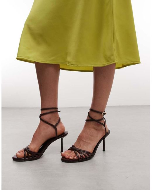 Heroic di ASOS in White