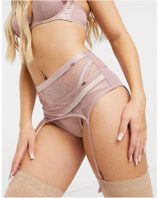Gossard Natural Lace Suspender With Seaming