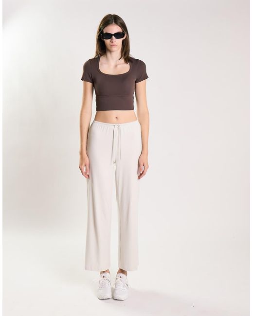 agon® Brown Square Neck Short Sleeve Crop Top