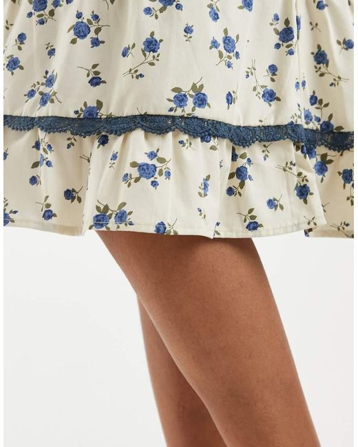 Motel White Ilaria Ditsy Rose Leaf Skirt