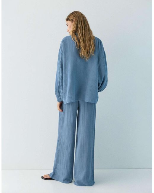 Pull&Bear Blue – chiffon-hemdbluse
