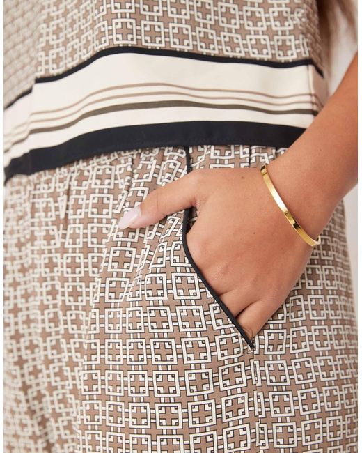 Abercrombie & Fitch Natural – satinhose mit print