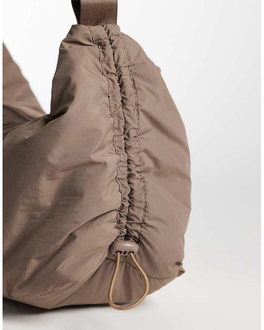 Studio di 4505 in Brown
