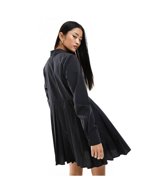 Robe chemise plissée en popeline Miss Selfridge en coloris Black