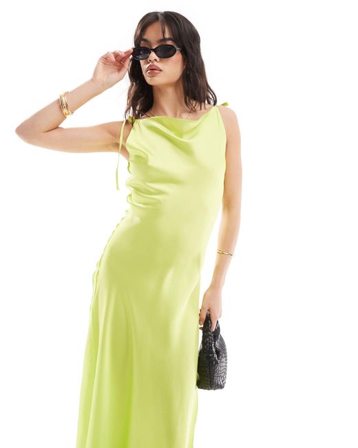 Robe nuisette longue en satin nouée aux épaules avec coutures - citron Vero Moda en coloris Green