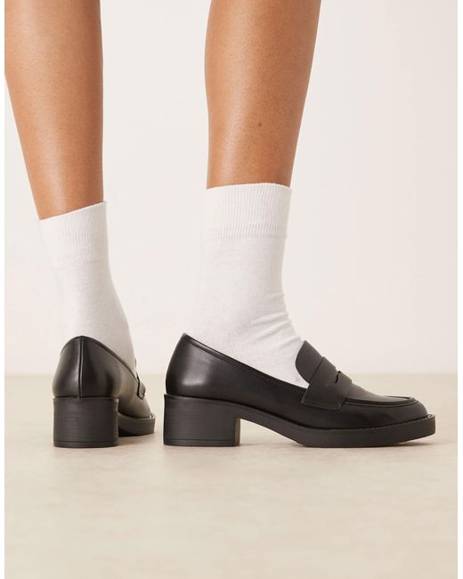 Raid Natural Aarya Loafers