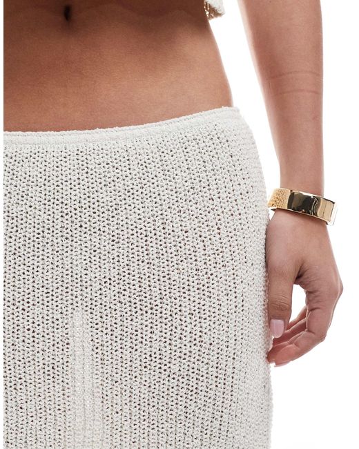 Mini-jupe en maille avec ourlet à franges - cassé Monki en coloris White