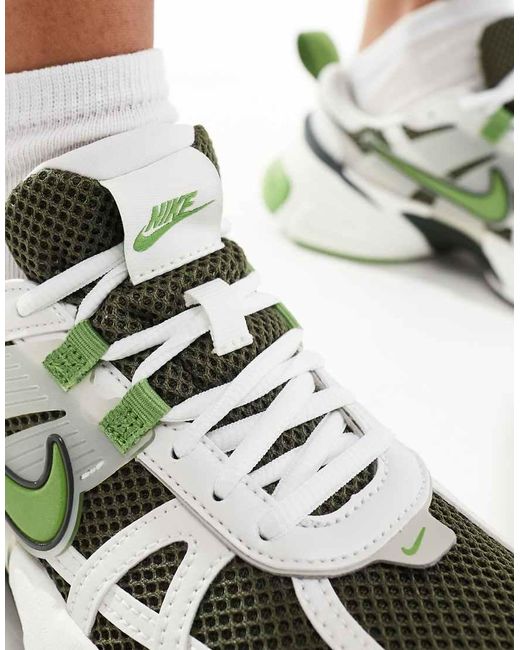 V2K di Nike in Green