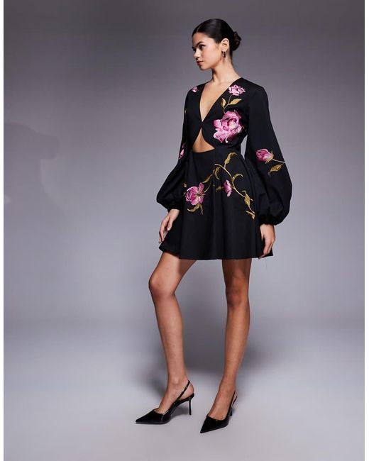 Vestito Corto Con Cut-Out Con Ricamo A Fiori di ASOS in Black
