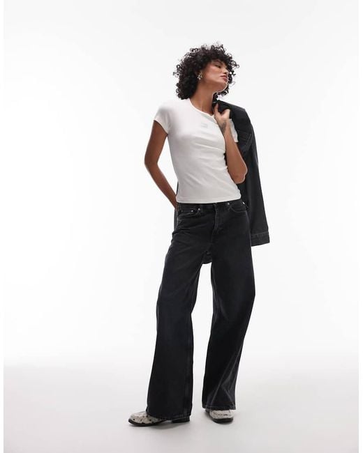 T-Shirt Slim Bianca A Coste Con Stemma Centrale di Tommy Hilfiger in White