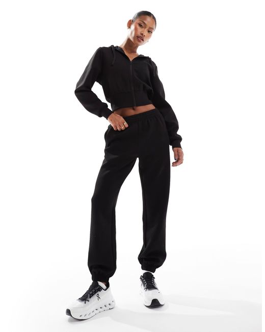 4505 Black Performance Training jogger