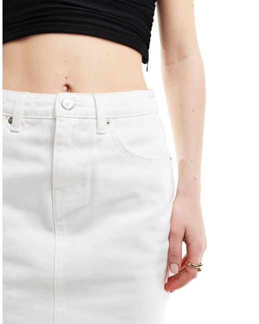 Minigonna micro di jeans bianca di Miss Selfridge in White