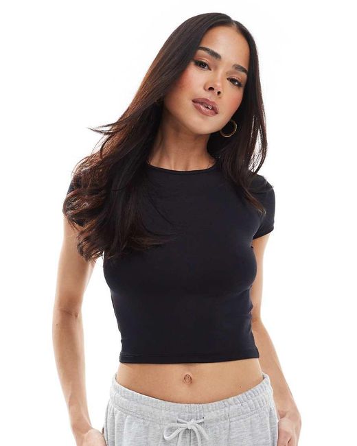 Stradivarius Str in het Black