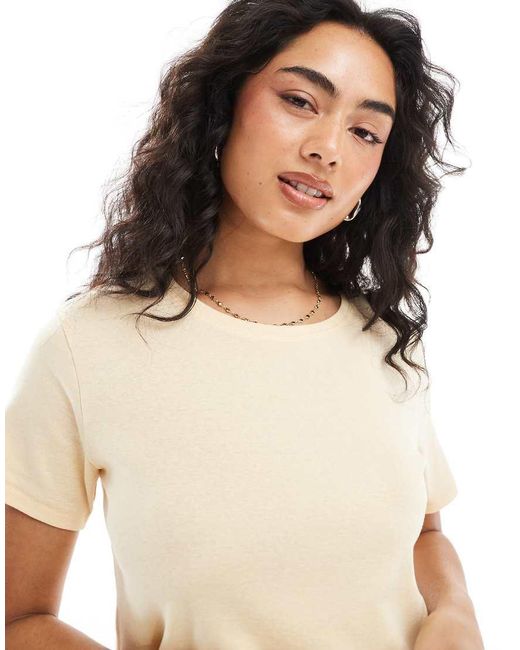 Monki Gekrompen T-Shirt in het White