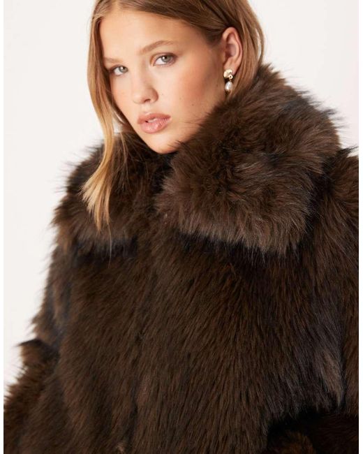 Chaqueta Corta Con Solapas De Piel De Threadbare de color Black